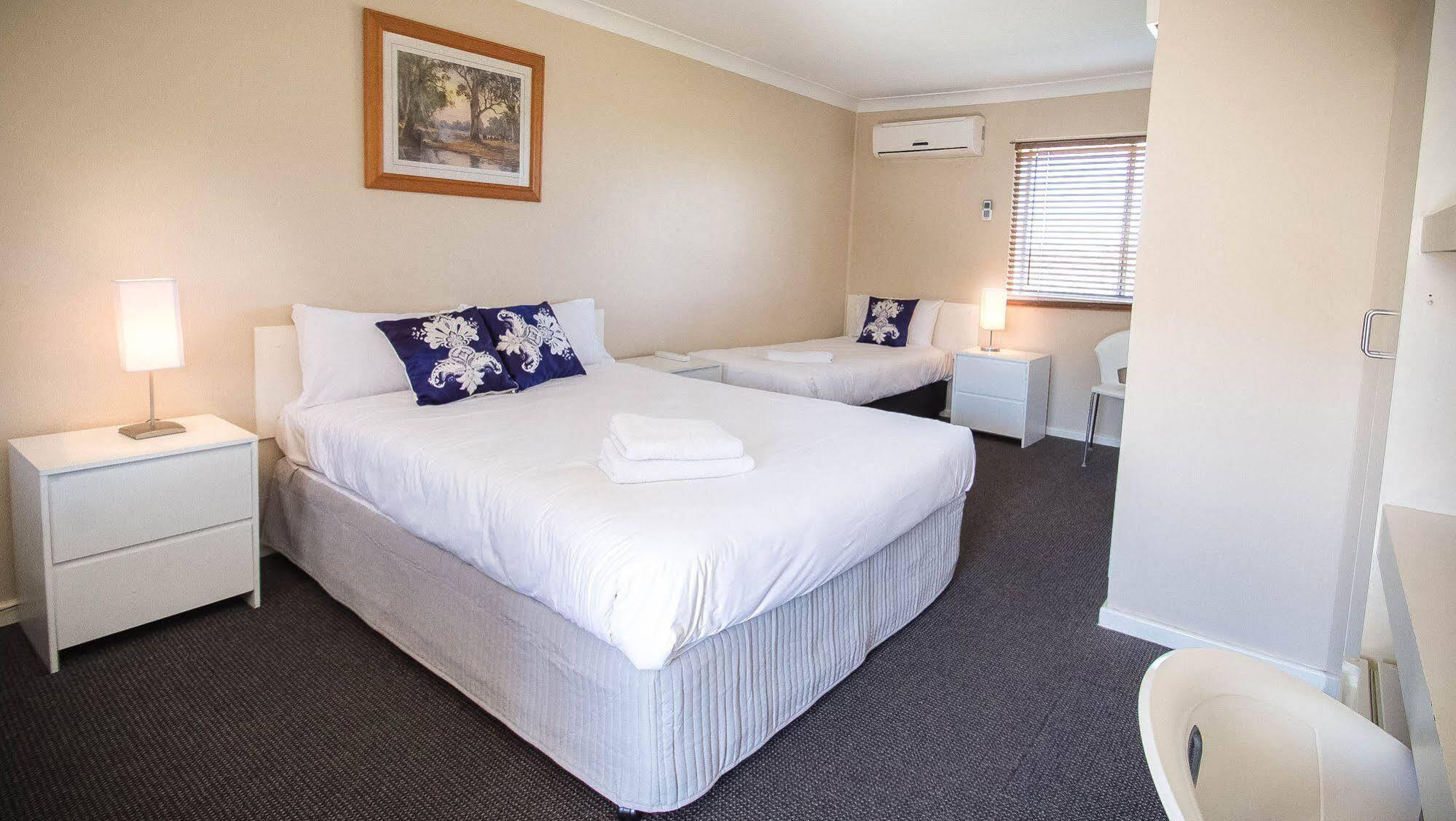 Almond Inn Tamworth Exteriör bild